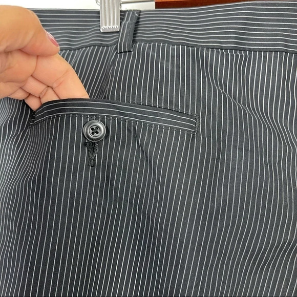Men's PGA Tour Black Pinstripe Golf Shorts Sz 42 - Picture 4 of 7
